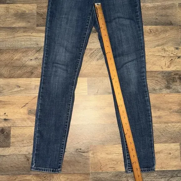 Levi’s Women’s 721 High-Rise Skinny Jean Size 27 - Picture 8 of 11